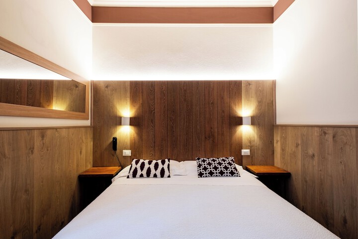 Room 15 of 78