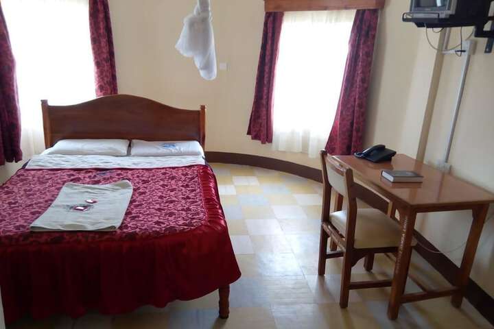 Room 5 of 18