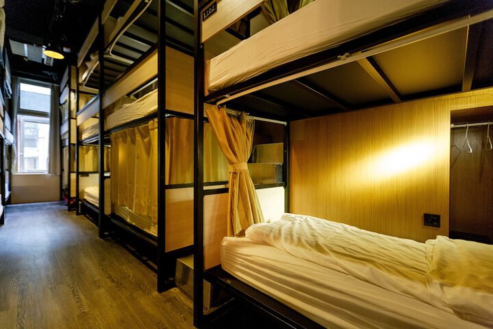 Room 28 of 67