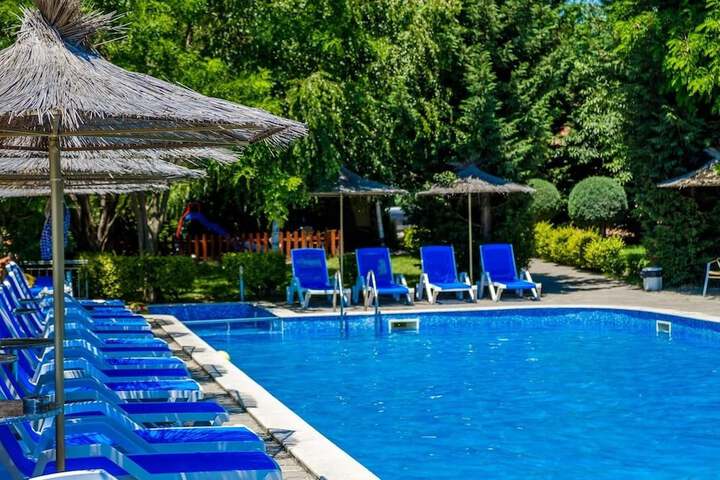 Hotel Pool