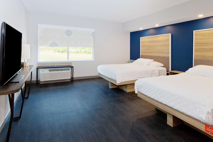 2 Queen Beds (4 of 15)