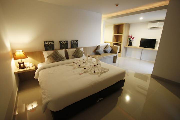 Room 10 of 42