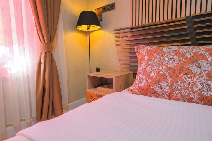 Room 48 of 104