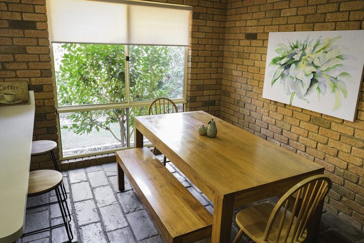 Room 6 of 17