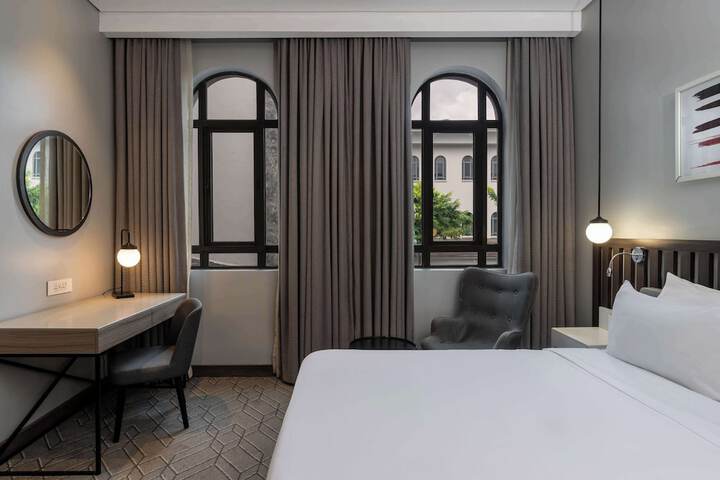 Room 46 of 193