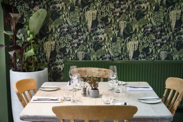 Dining 48 of 63