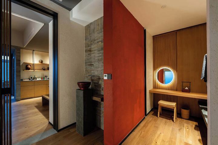 Room 38 of 127