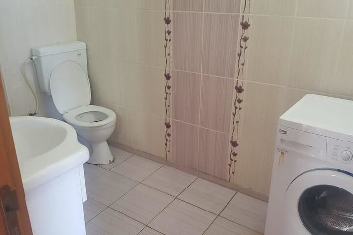 Room 5 of 11