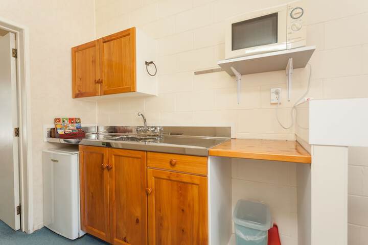 Room 10 of 27