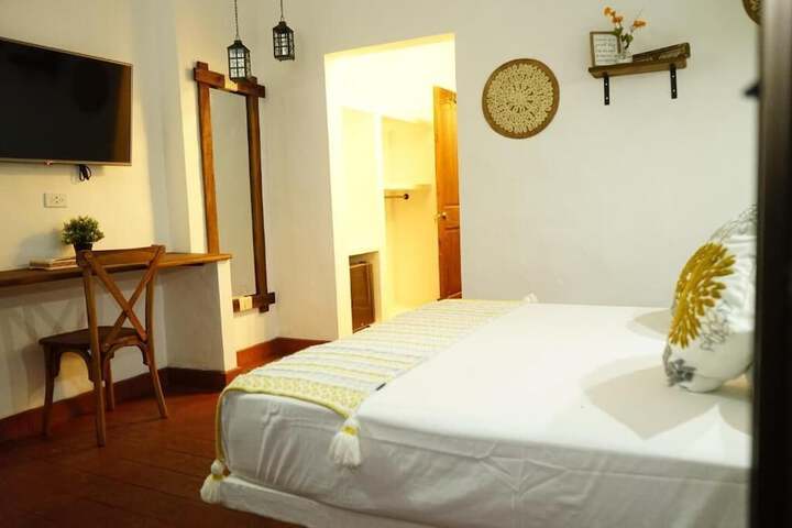 Room 5 of 37