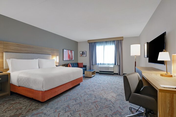 Room 8 of 32