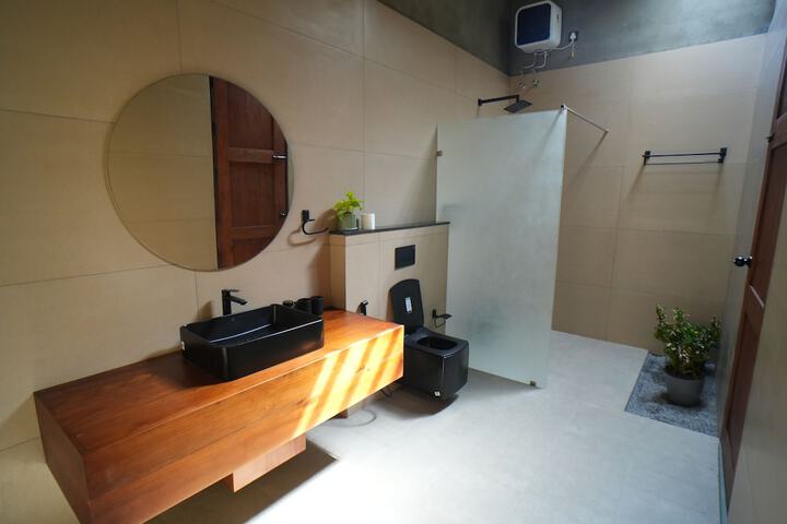 Room 3 of 7