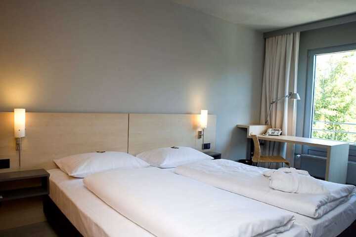 Room 5 of 35