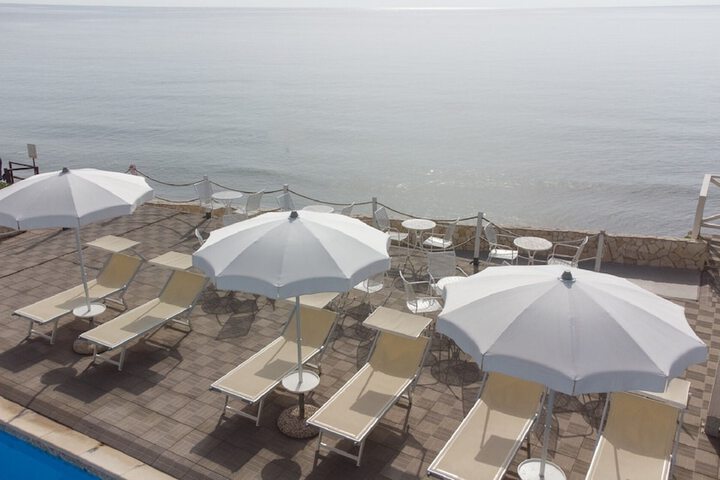 Sundeck 33 of 58
