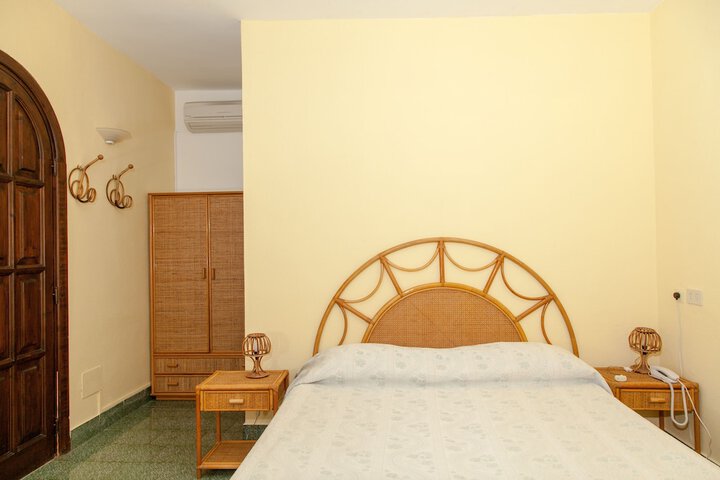 Room 23 of 66