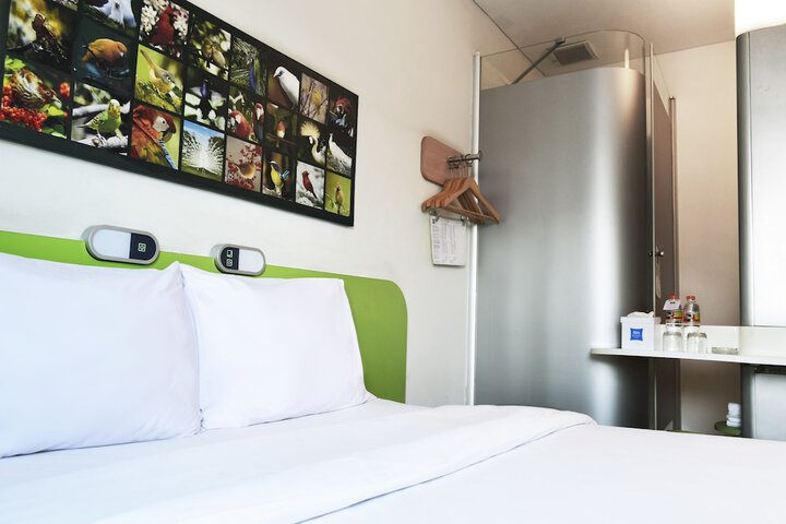 Room 5 of 36