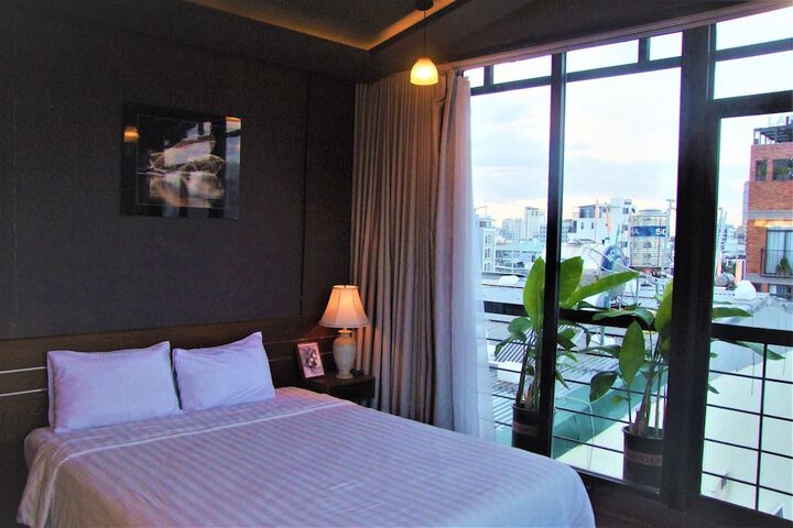 Room 42 of 117