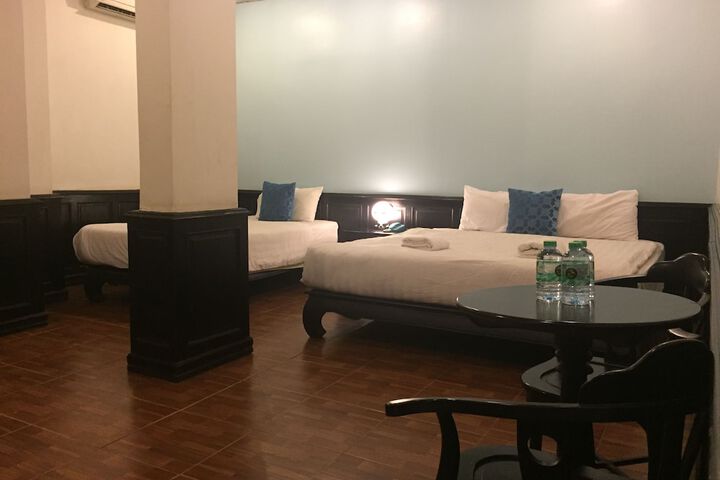 Room 13 of 25