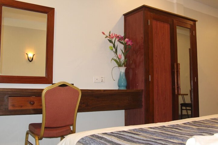 Room 3 of 21