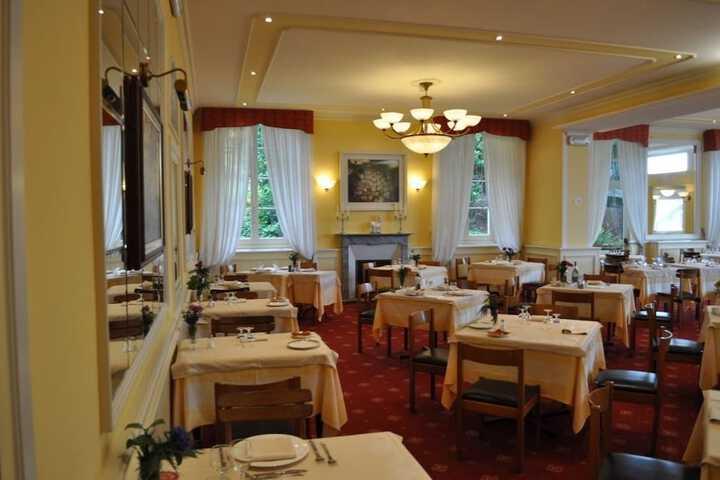Dining 35 of 69