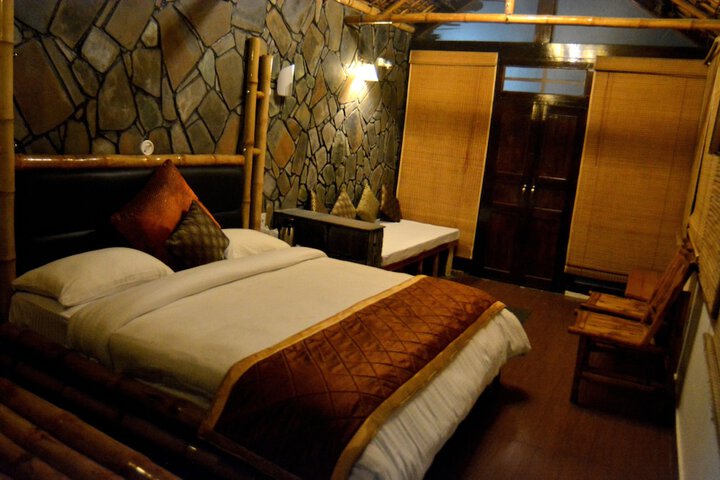 Room 5 of 33