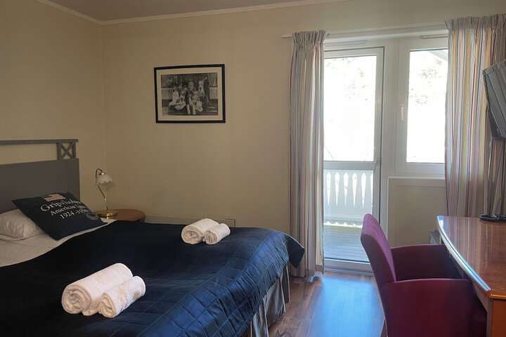 Room 10 of 106