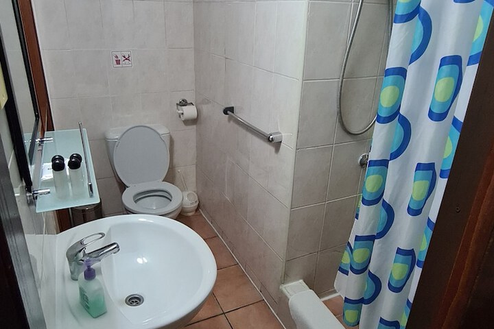 Room 30 of 64