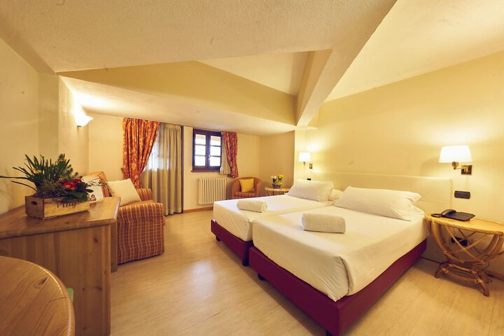 Room 32 of 111