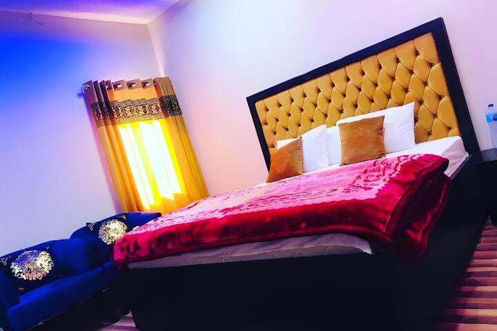 Millat Hotel G -9 / 1