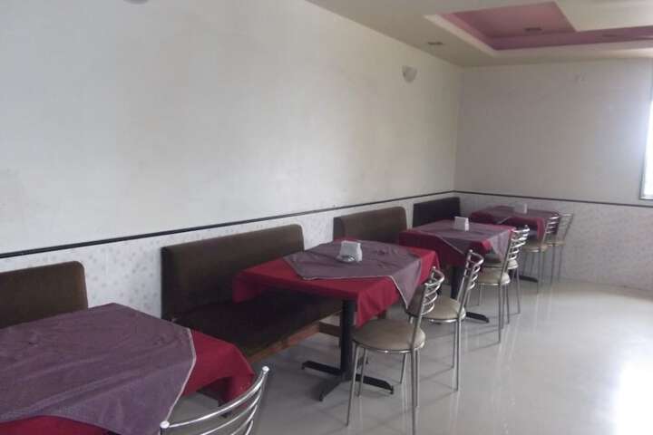 Dining 5 of 6