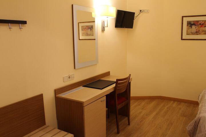 Room 18 of 43
