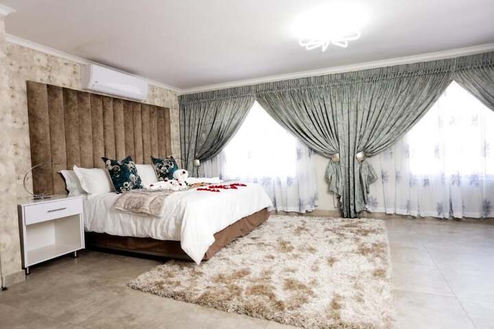 Room 5 of 94