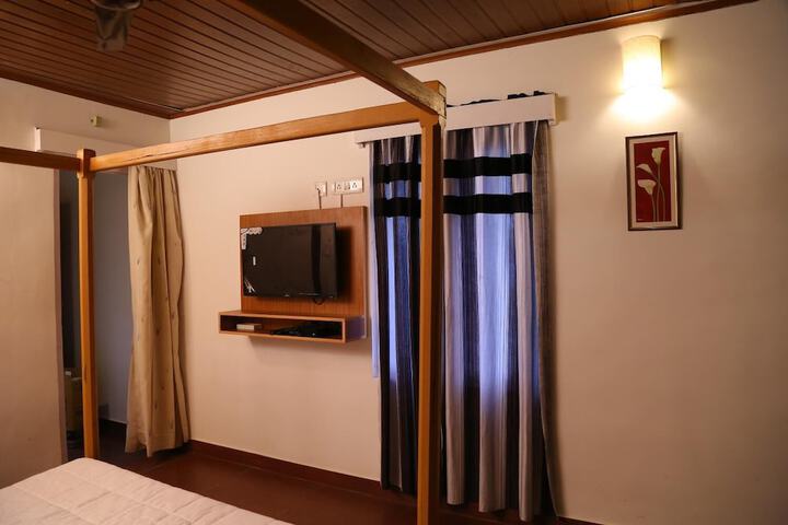 Room 5 of 37