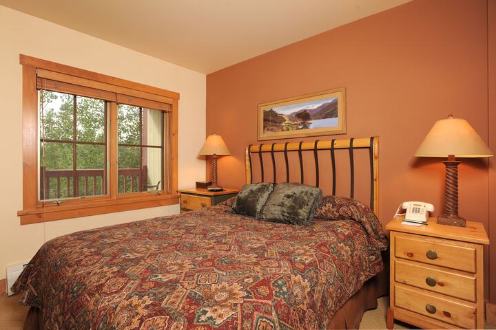 Room 3 of 89
