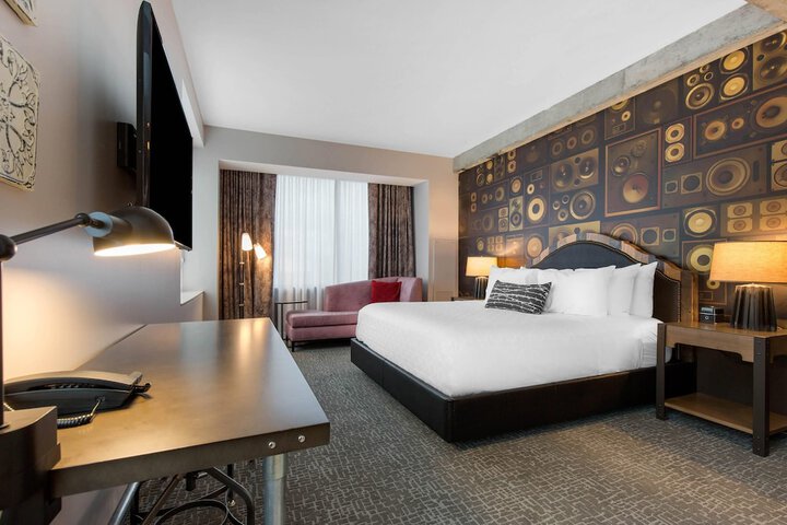 Room 22 of 85