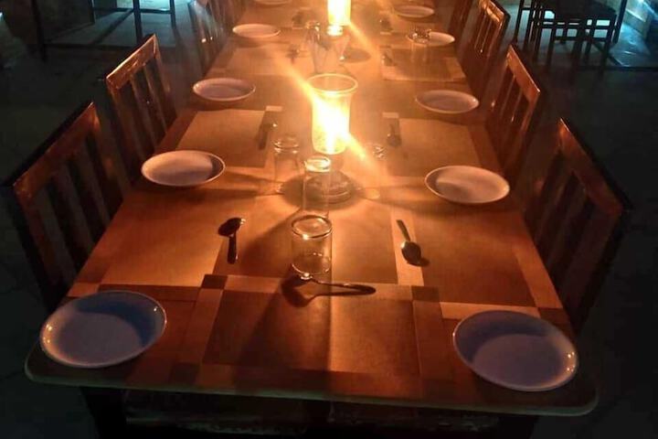 Dining 20 of 29