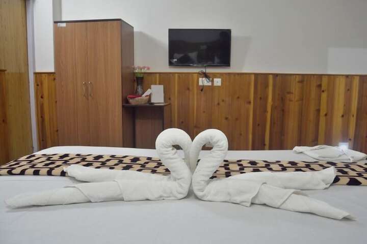 Room 5 of 13