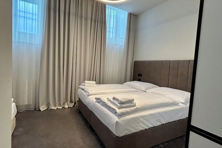 Room 17 of 41