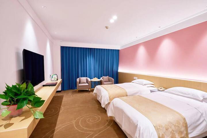 Room 4 of 11