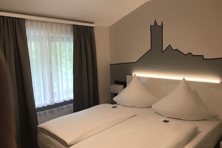Room 51 of 82
