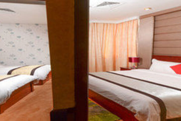 Room 6 of 38