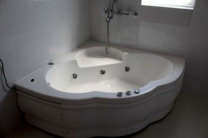 Jetted Tub