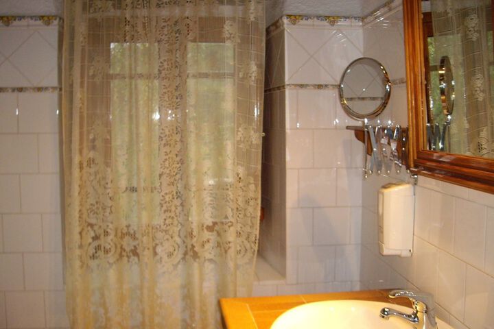 Room 11 of 30