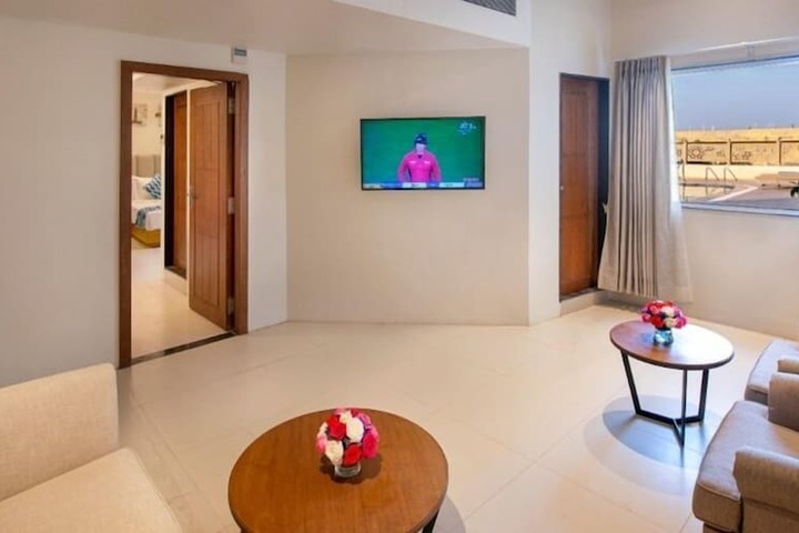 Room 11 of 22