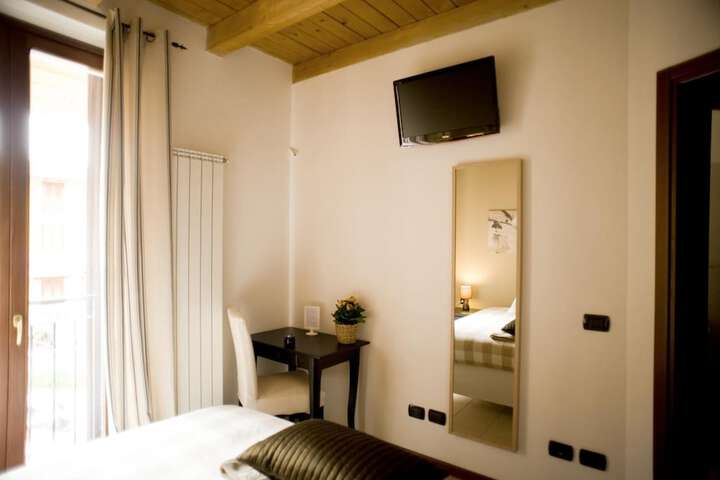 Room 21 of 43