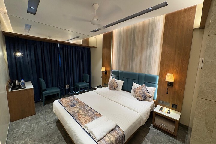 Room 10 of 29