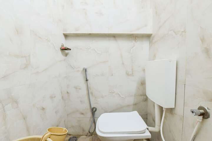 Room 12 of 16