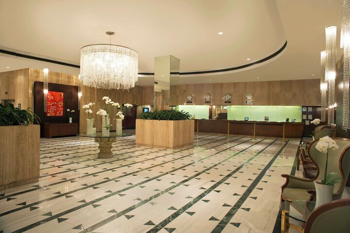Entrance & Lobby