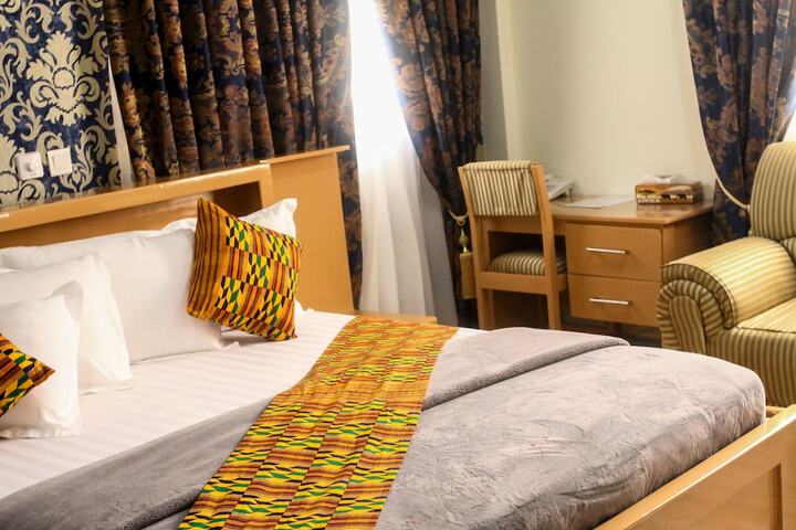 Room 40 of 138