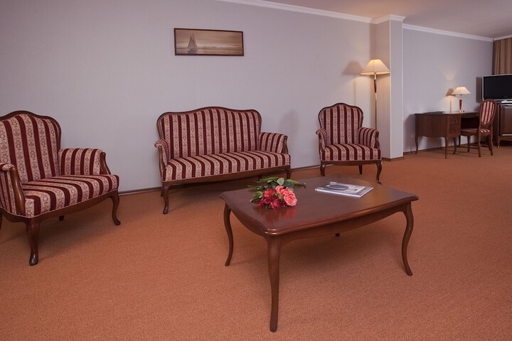 Room 16 of 52